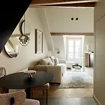 Luxury Flat In Le Marais Paris